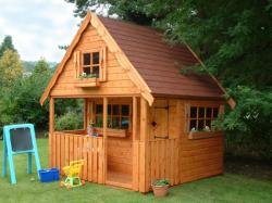 خانه چوبی کودک