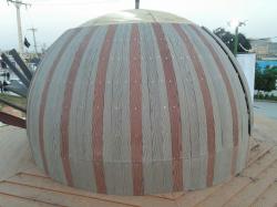 گنبد چوب پلاست