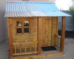 خانه چوبی کودک